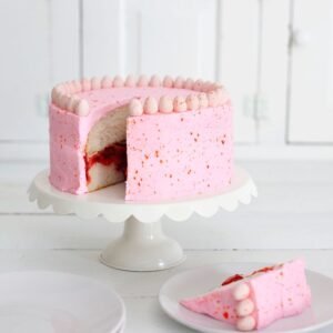 Strawberry Eat-On Mess Cake